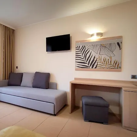 Glarus 4* Sluneční pobřeží