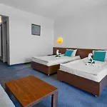 Glarus Hotel