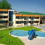 Hotel Glarus 4*