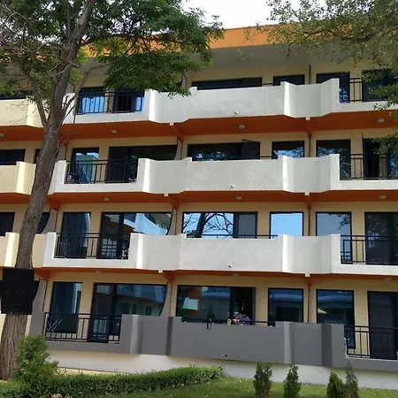 Glarus Отель 4*