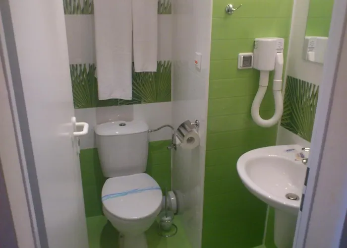 Ξενοδοχείο Glarus 4*