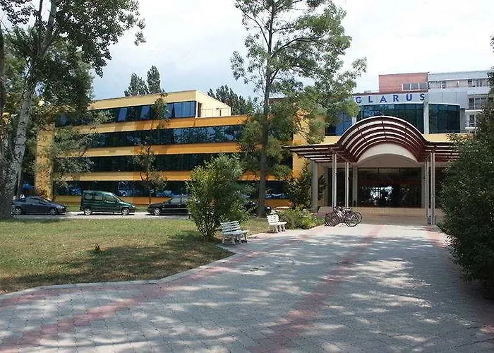 Ξενοδοχείο Glarus 4*