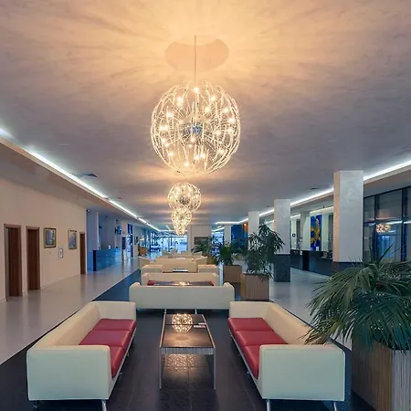 فندق Glarus 4*