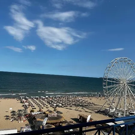 酒店 Glarus Beach& Aqua Park