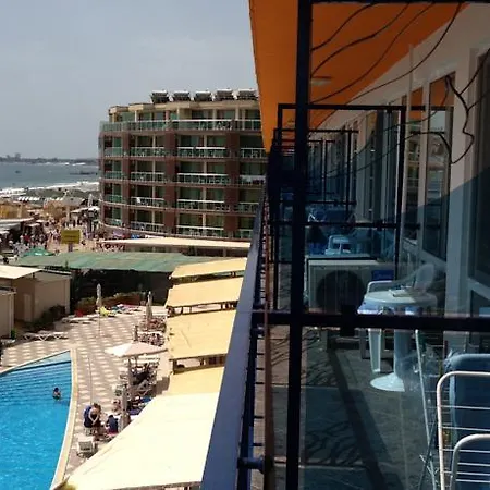 Glarus Beach& Aqua Park 4* 阳光海滩