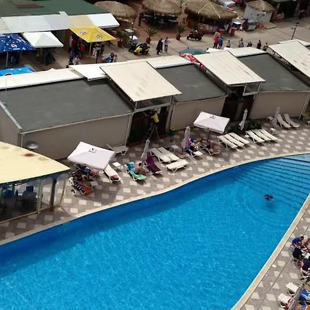 Glarus Beach& Aqua Park 4* 阳光海滩