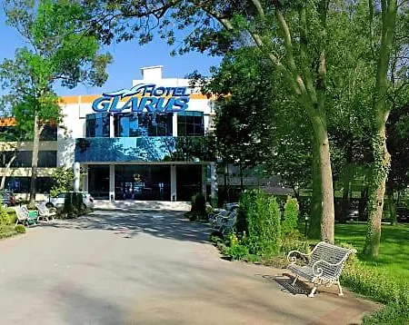 酒店 Glarus Beach& Aqua Park