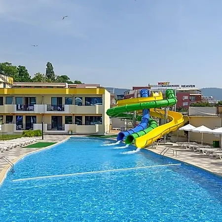 酒店 Glarus Beach& Aqua Park 阳光海滩