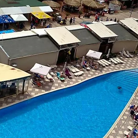 Glarus Beach& Aqua Park 阳光海滩