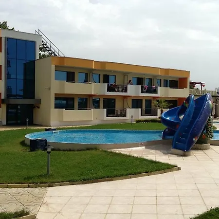 酒店 Glarus Beach& Aqua Park 4*